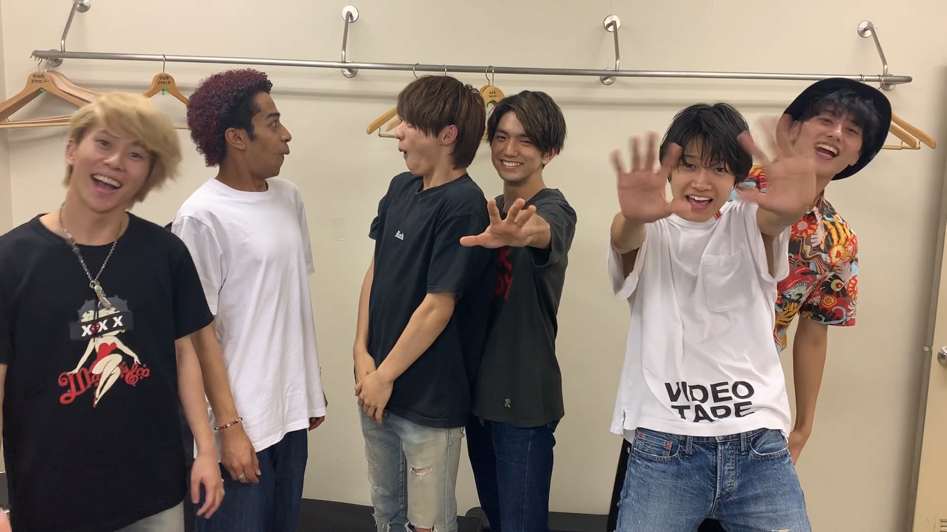 Aぇ ! group Tシャツ 僕らAぇ ! groupって言いますねん - アイドル